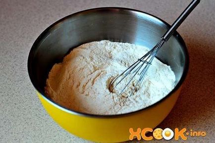 Пиріг на кислому молоці - рецепт з фото приготування в духовці