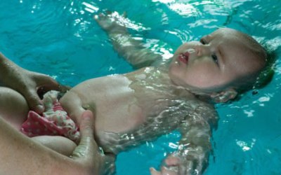Înotați înainte de mers - nou-născut
