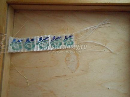 Плетіння браслета з бісеру на верстаті