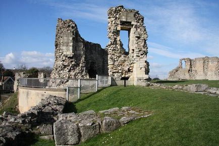 Подорожі по - Англії - англійський замок з роману Айвенго
