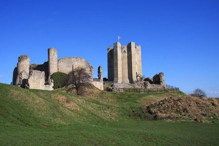 Подорожі по - Англії - англійський замок з роману Айвенго