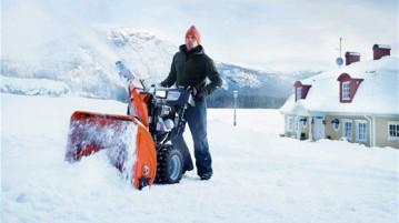 Javítás a kezét snowthrower profi, mesterember, hazafi, valamint a sebességváltó profi