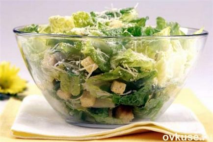 Salata de Caesar este clasică - rețete simple