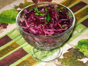 Salata din varza rosie (retete de preparare a unui produs)