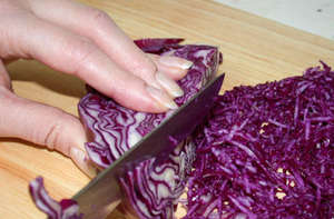 Salata din varza rosie (retete de preparare a unui produs)