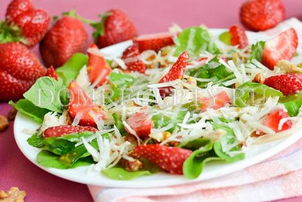 Salata cu căpșuni, pui, arugula și brânză - rețetă cu fotografie