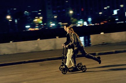 Scooter, ca un timp de transport urban ideal în aer liber