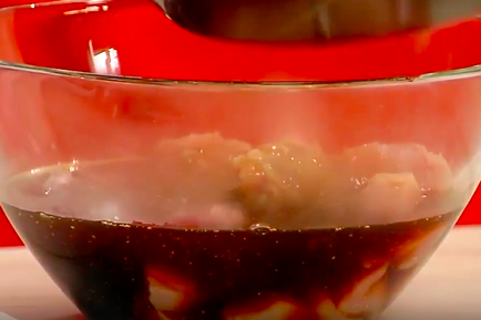 Secretele de udon chinezesc fast food cu pui în sos - teriyaki, canal TV 360