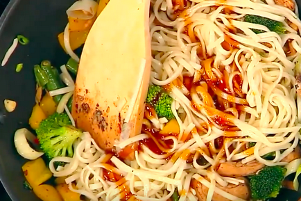 Titkok a kínai fast food udon tészta csirkével mártással - teriyaki, csatorna 360