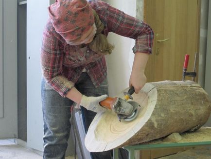 Școala de sculptură din lemn, cornoplastică și mobilier rustic abordare non-standard la lemn