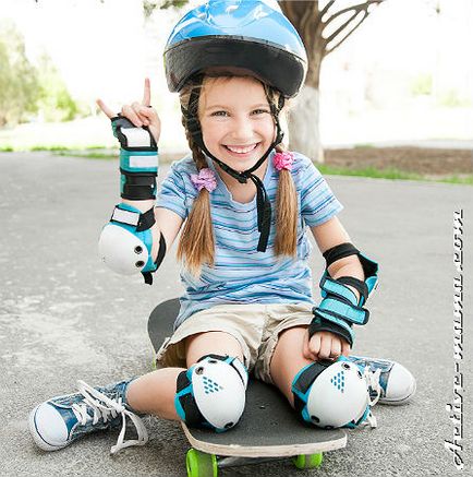 Skateboard pentru un copil, mama activă