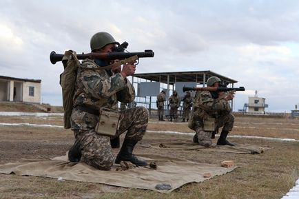 Служити за контрактом або не служити думки контрактників