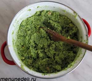 Pesto - egy recept lépésről lépésre képeket és az értékeléseket