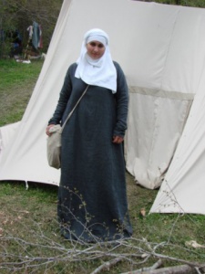 Середньовічна реконструкція одягу