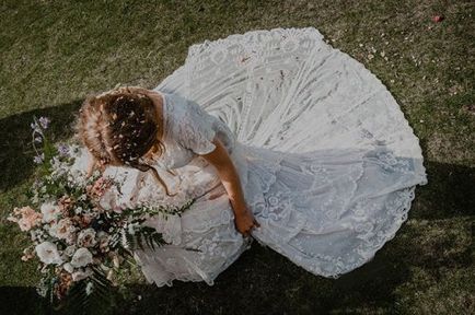 Dédanyja a menyasszony varrott 147 éves menyasszonyi ruha ruhatisztító elveszett, talált segítségével