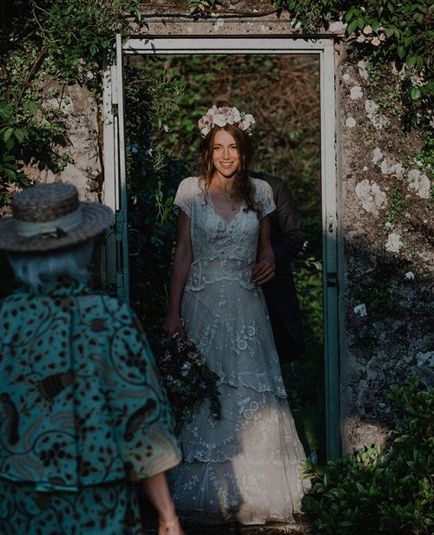 Зшите прапрабабусею нареченої 147-літній весільну сукню, втрачене хімчисткою, знайшлося за допомогою