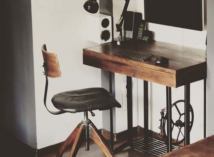 Стара швейна машина - цікавий предмет інтер'єру