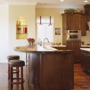 Стильний інтер'єр і дизайн круглої кухні меблі, оздоблення та планування