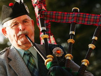 Ceremonia de nunta in Scotia intr-un castel medieval, Marea Britanie si Scotia, oficial