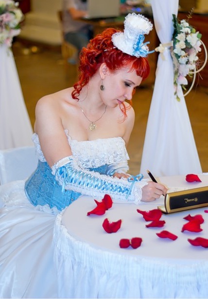 Esküvői kalap a menyasszony! A menyasszony és a vőlegény - esküvő ötletek - fényes esküvő