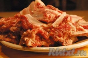 Carne de porc cu legume într-un cazan - pregătim pas cu pas o fotografie