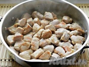 Carne de porc cu legume într-un cazan - pregătim pas cu pas o fotografie