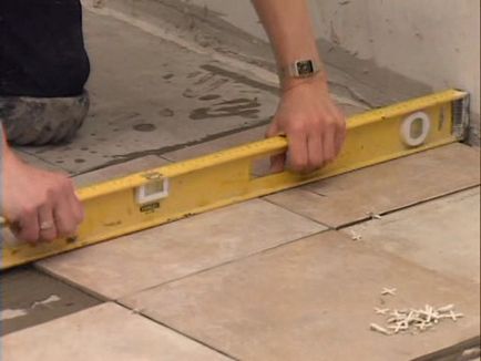 Укладання кахельної плитки своїми руками - процес підготовки поверхні і монтажу на клей