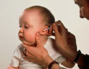 Copilul are urechi murdare în fiecare zi - cauze și tratament