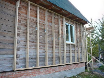 Izolarea termică a casei din exterior este o instrucțiune video despre instalarea de către sine, cum se poate izola o țară privată