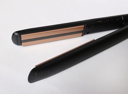 Aparat de îndreptat părul Remington s8590 keratin pro