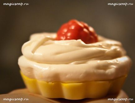 Finom szappan-torta felvert - krémmel - (mester osztály) - felvert szappant a recept (felvert szappan bázis) Finom szappan-torta felvert - krémmel - (mester osztály) - felvert szappant a recept