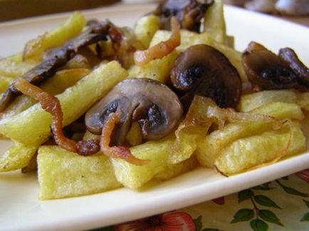 Пържени картофи обикновено с гъби, лук и бекон - Споделям тайната рецепта за готвене!