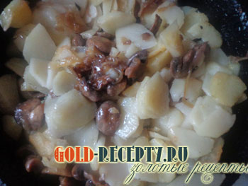 Смажена картопля з грибами рецепти приготування з фото