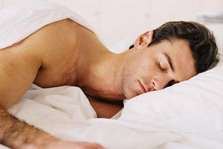 10 Причин спати голяка