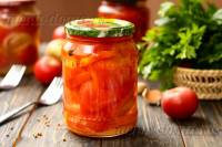 Аджика з помідорів і часнику (заготівля на зиму) без варіння 2 рецепта з фото