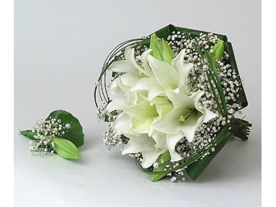 Trandafiri albi, o nuntă în alb, trandafiri pentru mireasă, un buchet de trandafiri, un buchet de domnișoare de onoare, ornamente pe
