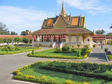 Cele mai interesante locuri din Phnom Penh sunt:
