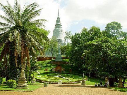 Cele mai interesante locuri din Phnom Penh sunt: