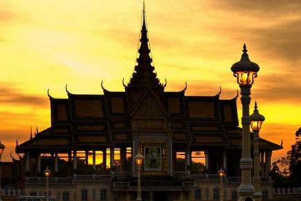 Cele mai interesante locuri din Phnom Penh sunt: