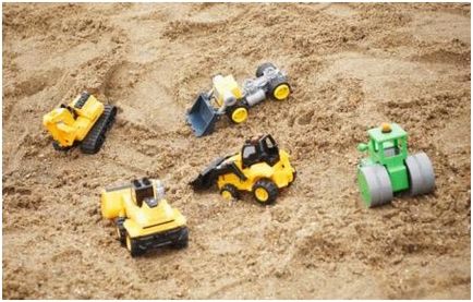 Nisipul pentru copii la dacha și alegerea nisipului de calitate pentru umplere