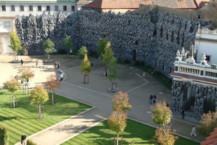 Vizitarea obiectivelor în grădina din Praga Valdstein