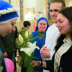 Kopogó Isten (Úr Virgin Matar) Hogy elérje az Isten