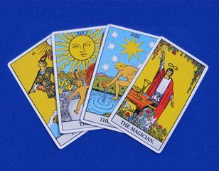 Kitalálni a jövőben összehangolása a Tarot „alkimista”