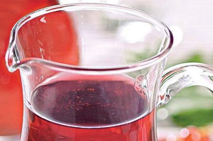 Pregătirea băuturilor din coacăze roșii pentru iarnă