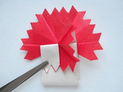 Garoafe pentru copii - flori origami - figurine din hârtie cu mâinile lor