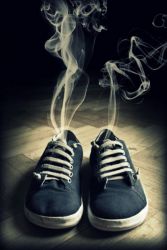 Як позбутися від запаху в кросівках