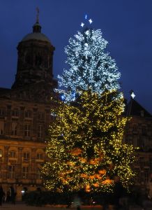 Як святкують новий рік і різдво в Голландії, екскурсії в Париж з германии