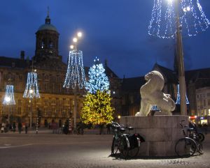Cum să sărbătorim Anul Nou și Crăciunul în Olanda, excursii la Paris din Germania