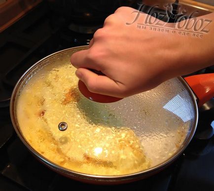 Hogyan kell főzni egy finom omlettet egy serpenyőben paradicsom, hozoboz - ismerjük mind az étel