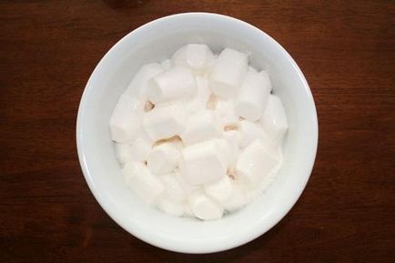 Cum se face mastic la domiciliu de la mestecat marshmallows